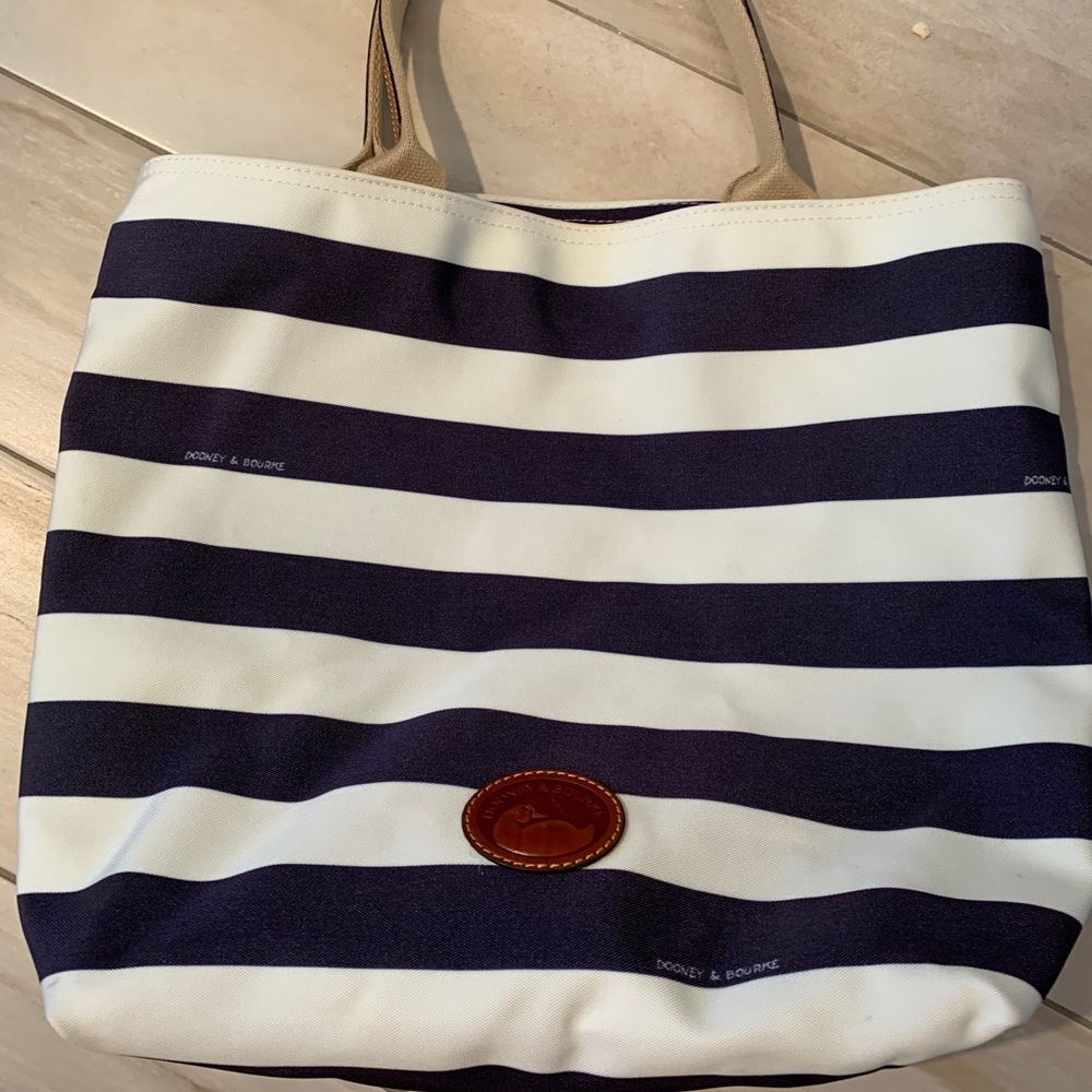 Dooney & Bourke Shoulder Shopper Bag